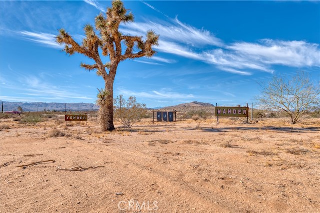 Detail Gallery Image 4 of 74 For 2953 Border Ave, Joshua Tree,  CA 92252 - 3 Beds | 2 Baths