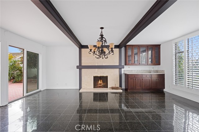 1300 Antigua Way, Newport Beach CA: https://media.crmls.org/medias/3db78b7f-8869-46c6-8eb2-d09aaafb8fc1.jpg