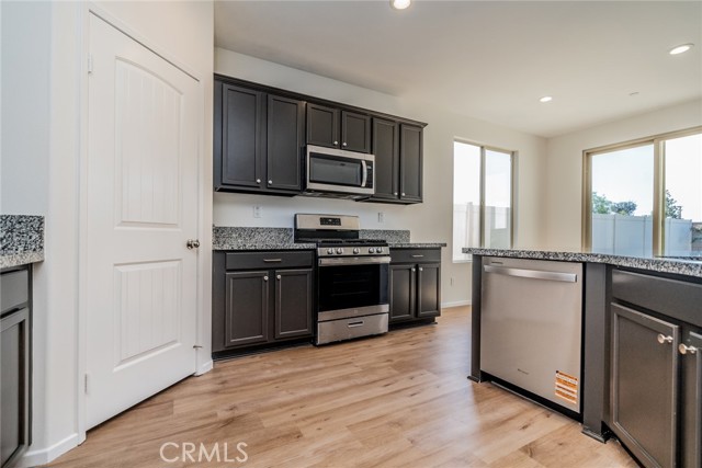Detail Gallery Image 8 of 19 For 1060 Fortuna St, Perris,  CA 92571 - 3 Beds | 2 Baths