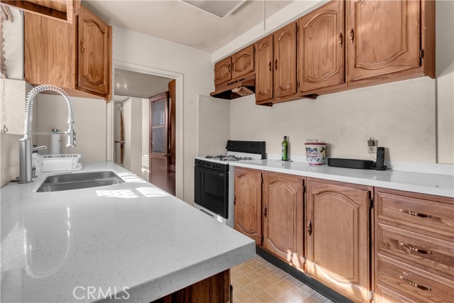 Detail Gallery Image 20 of 50 For 9415 Annetta, South Gate,  CA 90280 - 3 Beds | 3 Baths