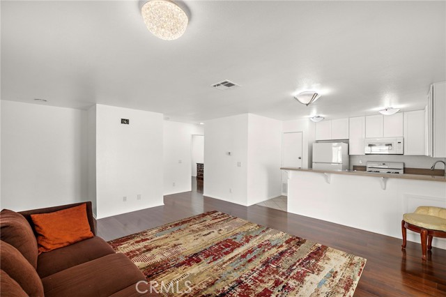 Detail Gallery Image 3 of 37 For 29228 Murrieta, Menifee,  CA 92586 - 2 Beds | 1 Baths