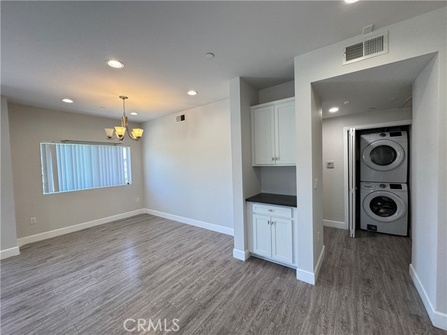 Detail Gallery Image 12 of 27 For 5432 Hermitage Ave #202,  Valley Village,  CA 91607 - 3 Beds | 2 Baths