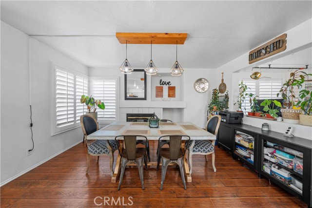 815 Autumn Lane, Corona CA: https://media.crmls.org/medias/3db9cfc8-e35c-4c7e-84ea-c1e978cbb82a.jpg