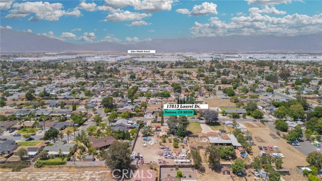 17813 Laurel Drive, Fontana CA: https://media.crmls.org/medias/3dbaf355-f0e6-4b20-87c6-74957cca39d8.jpg