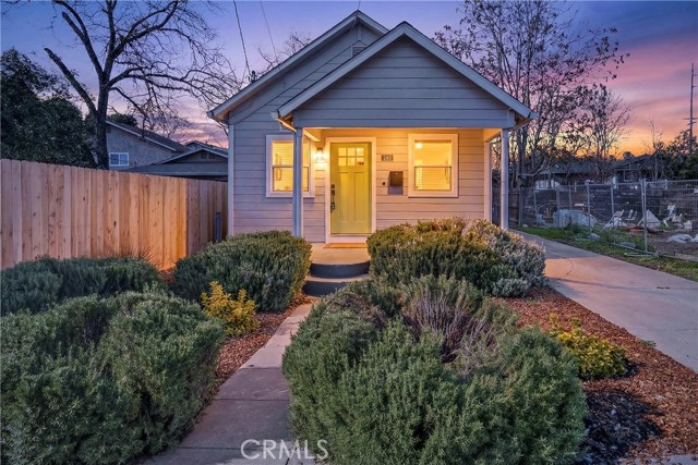 Detail Gallery Image 2 of 42 For 1128 W 5th, Chico,  CA 95928 - – Beds | – Baths