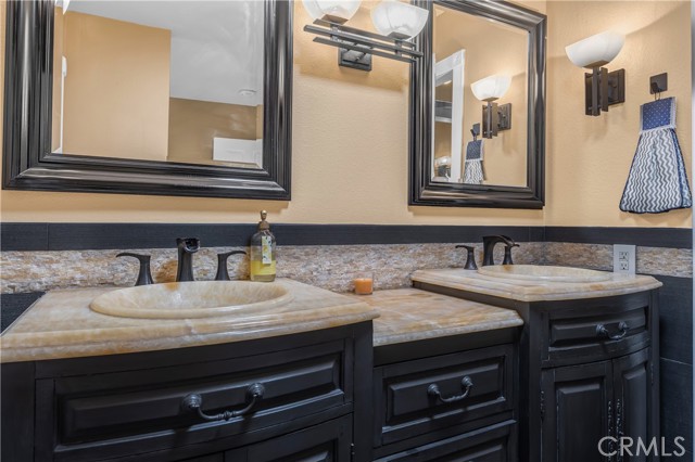 Detail Gallery Image 25 of 61 For 22482 Lake Forest Ln, Lake Forest,  CA 92630 - 4 Beds | 3 Baths