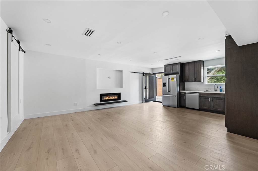 2911 E Chevy Chase DriveGlendale img 57