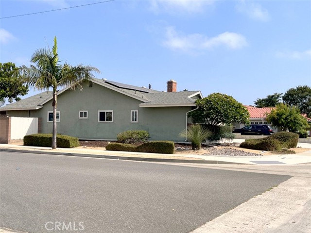 7811 Rhine Drive, Huntington Beach CA: https://media.crmls.org/medias/3dbc71c4-c6e4-4272-b93a-6953a1d6dbe2.jpg