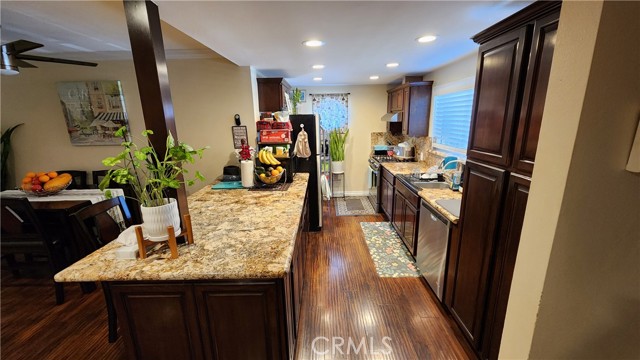 Image 17 of 74 For 6310 Hardwick Street