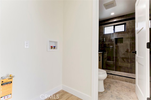 Image 7 of 22 For 210 Alameda  