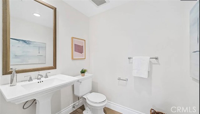 Detail Gallery Image 13 of 33 For 12050 Guerin St #303,  Studio City,  CA 91604 - 3 Beds | 2/1 Baths