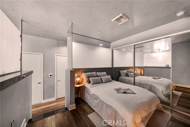 3810 Wilshire Boulevard, Los Angeles CA: https://media.crmls.org/medias/3dbdb3c2-e7a1-4e71-b30e-547df3531786.jpg