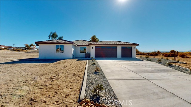 Detail Gallery Image 4 of 68 For 14285 Riverside Dr, Apple Valley,  CA 92307 - 4 Beds | 2/1 Baths