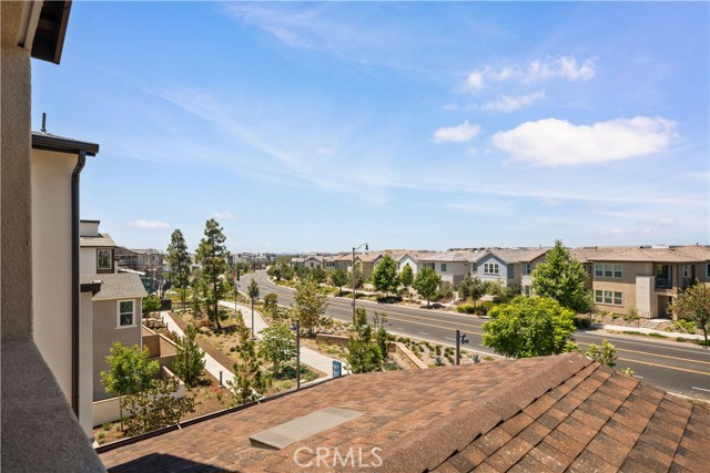 410 Lobata, Irvine CA: https://media.crmls.org/medias/3dbe2333-e7d8-463d-8d1e-3b2e93d7eaec.jpg