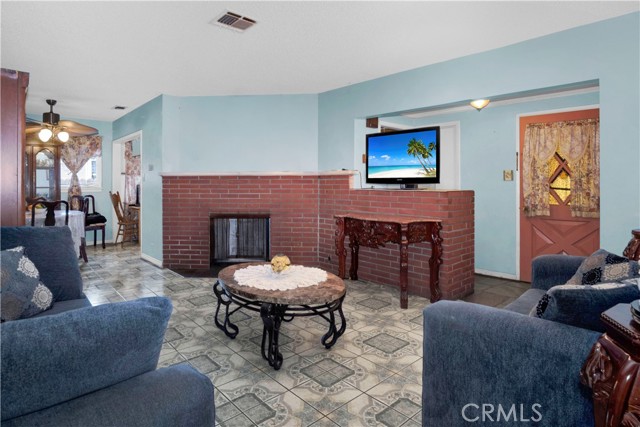 11028 Condon Avenue, Inglewood CA: https://media.crmls.org/medias/3dbe36ed-f402-4f4c-b7af-c59ce7a0b950.jpg