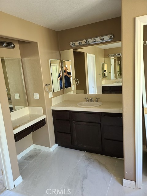 11318 Chinaberry Street, Corona CA: https://media.crmls.org/medias/3dbef894-9e28-40f5-baec-2ae593ac945c.jpg