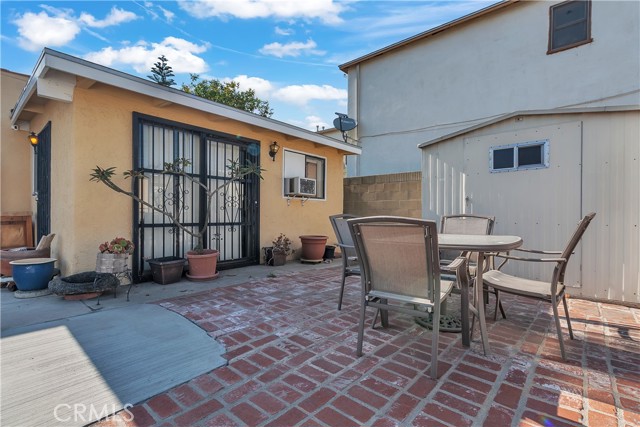 8148 Madison Avenue, South Gate CA: https://media.crmls.org/medias/3dbf09ec-0327-48ba-a71b-3c7c07c2a1a4.jpg
