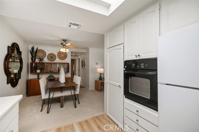 933 Avenida Majorca, Laguna Woods CA: https://media.crmls.org/medias/3dbff13b-b767-4dce-b2e8-e56ac5441ec0.jpg
