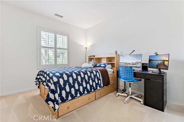 52 Norwich, Irvine CA: https://media.crmls.org/medias/3dc06b65-0093-4f70-a5c3-68931af47a3c.jpg