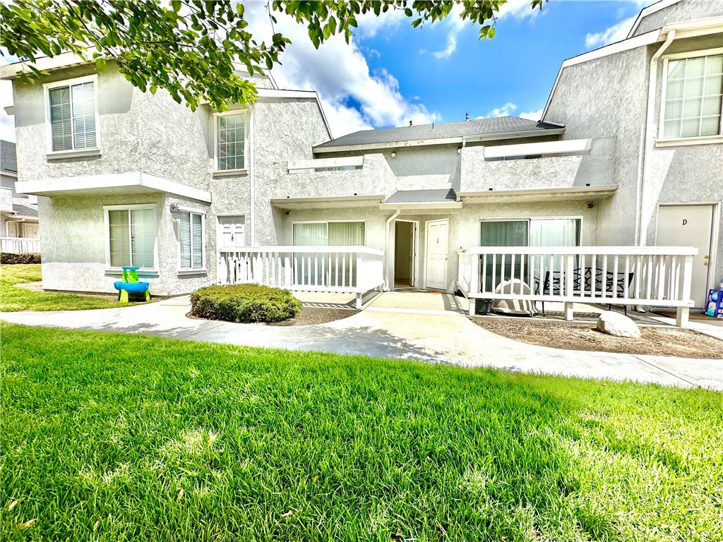 164 W Walnut Avenue B, Rialto, CA 92376