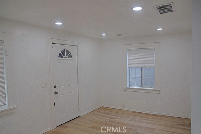 Detail Gallery Image 7 of 35 For 416 W Park, Ontario,  CA 91762 - 2 Beds | 1 Baths