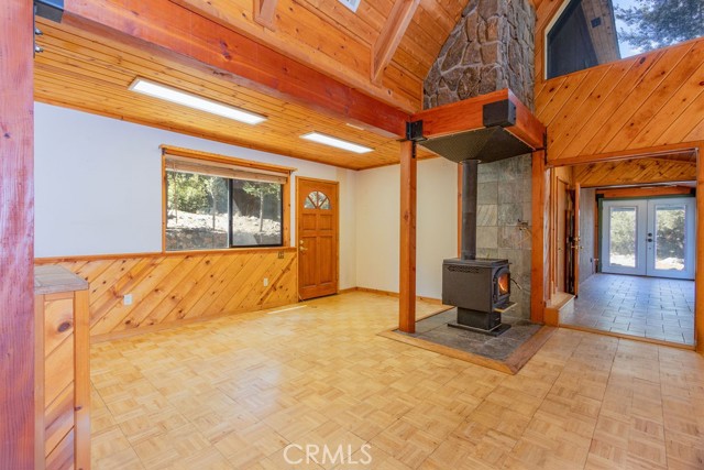 2208 Bernina, Pine Mountain Club CA: https://media.crmls.org/medias/3dc16e73-6c9b-4aad-88e1-729cbbe640c9.jpg