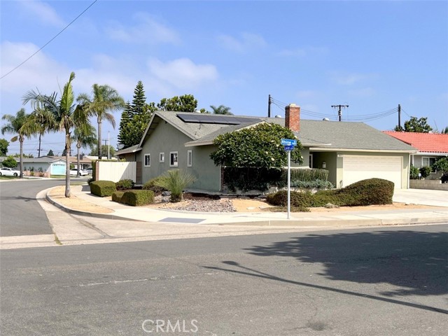 7811 Rhine Drive, Huntington Beach CA: https://media.crmls.org/medias/3dc18e25-35cc-4d50-87aa-7a3b8697ab92.jpg