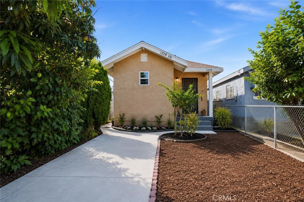 Duplex at 13319 Judd Street
