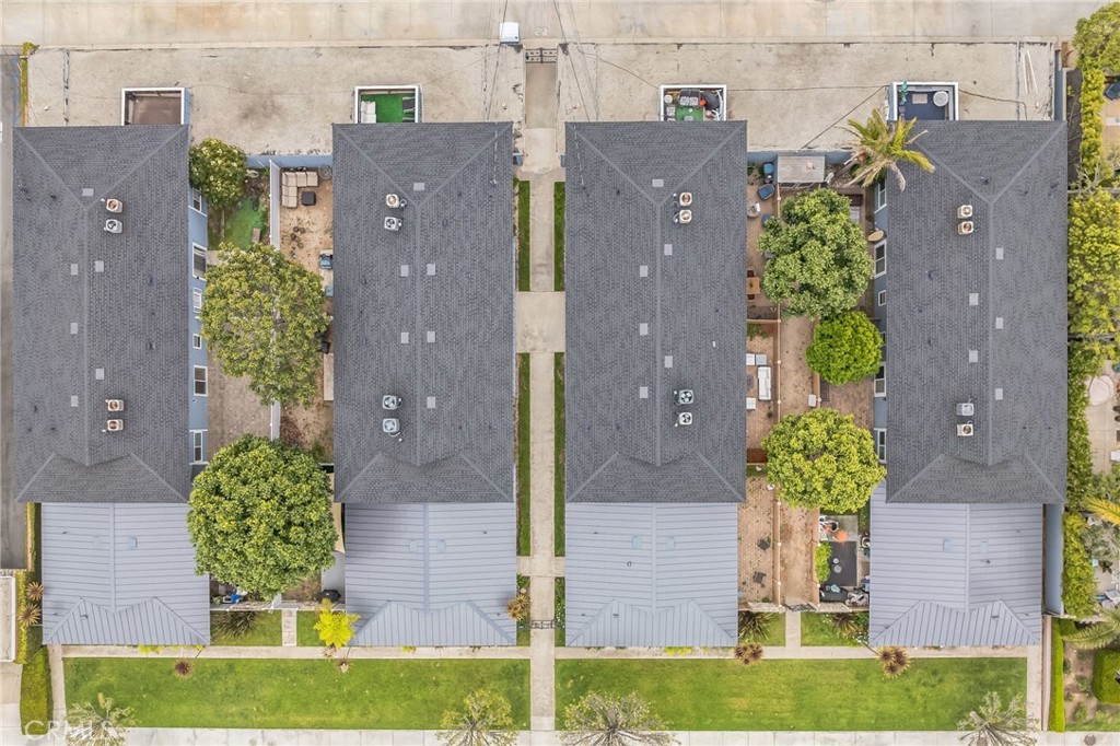 MLS #OC25100801 img 6