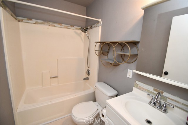 Detail Gallery Image 14 of 26 For 23265 Maribel, Carson,  CA 90745 - 2 Beds | 2 Baths