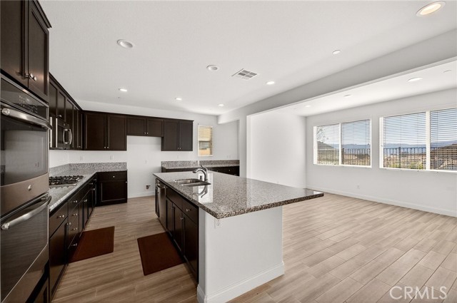 Detail Gallery Image 14 of 75 For 24429 Payton Dr, Lake Elsinore,  CA 92532 - 4 Beds | 3 Baths