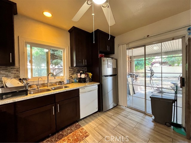 Detail Gallery Image 5 of 29 For 12188 Oracle St, Norwalk,  CA 90650 - 4 Beds | 2 Baths