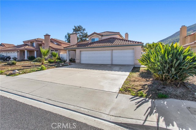 Detail Gallery Image 3 of 49 For 2584 Gunnison, Colton,  CA 92324 - 4 Beds | 3 Baths
