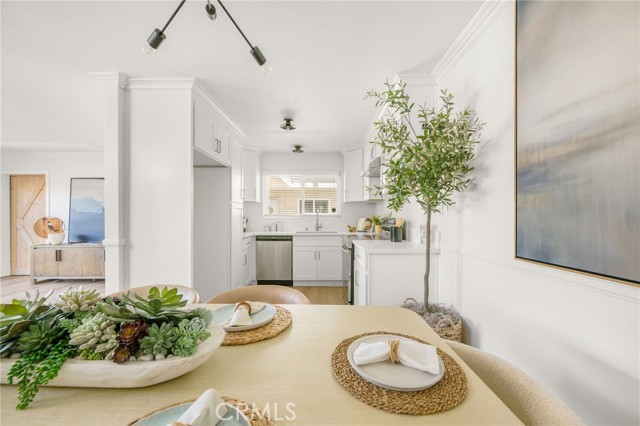 Detail Gallery Image 7 of 23 For 2844 E 3rd St #210,  Long Beach,  CA 90814 - 2 Beds | 2 Baths