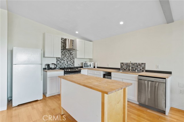 Detail Gallery Image 6 of 55 For 23777 Mulholland Hwy #62,  Calabasas,  CA 91302 - 4 Beds | 4 Baths