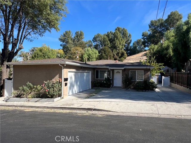 Detail Gallery Image 1 of 13 For 5262 Marmol Dr, Woodland Hills,  CA 91364 - 4 Beds | 2 Baths