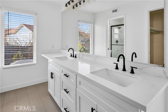 Detail Gallery Image 24 of 42 For 26921 Terri Dr, Canyon Country,  CA 91351 - 3 Beds | 2/1 Baths