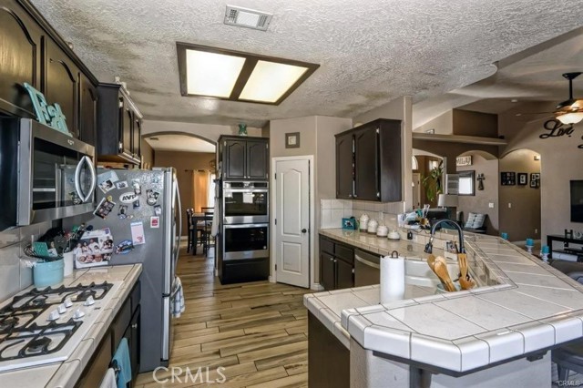 Detail Gallery Image 2 of 11 For 15430 Sitting Bull St, Victorville,  CA 92395 - 3 Beds | 2 Baths