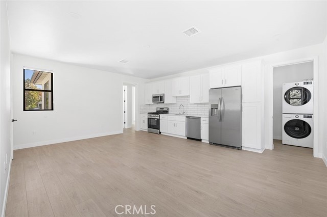 Detail Gallery Image 2 of 11 For 5061 1/2 Cartwright, North Hollywood,  CA 91601 - 3 Beds | 2 Baths