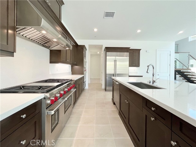 Detail Gallery Image 7 of 29 For 27526 Elderberry Dr, Valencia,  CA 91381 - 5 Beds | 5/1 Baths