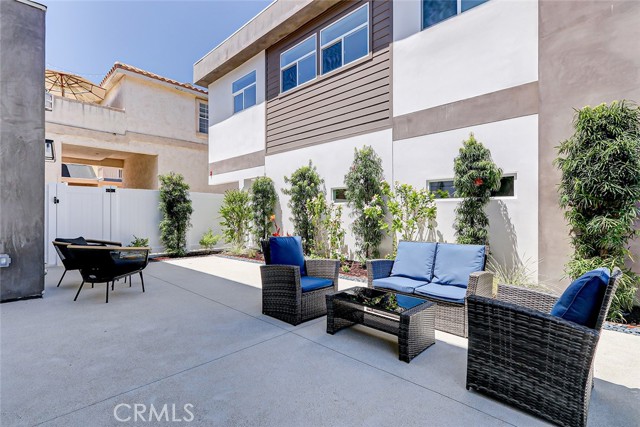 Detail Gallery Image 39 of 41 For 2321 Clark Ln #B,  Redondo Beach,  CA 90278 - 4 Beds | 4/1 Baths