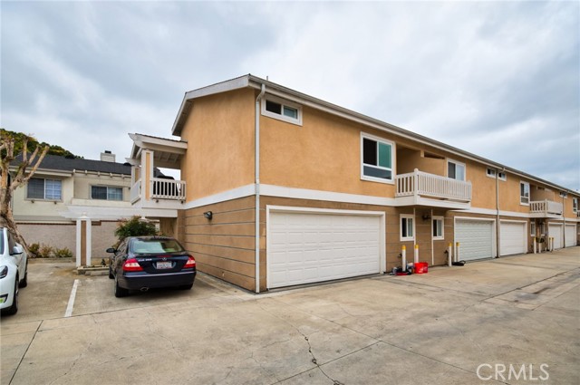 Detail Gallery Image 2 of 37 For 2025 Artesia Bld #G,  Torrance,  CA 90504 - 2 Beds | 2 Baths