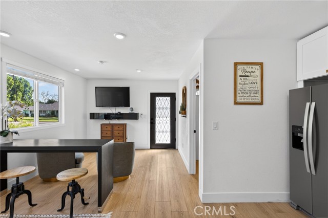 Detail Gallery Image 4 of 19 For 18221 Kinzie St, Northridge,  CA 91325 - 0 Beds | 1 Baths