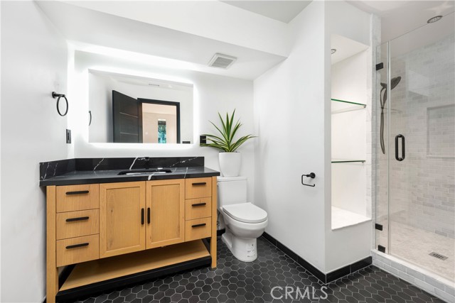 1782 Viewmont Drive, Los Angeles CA: https://media.crmls.org/medias/3dc958fa-7632-4822-99c6-81e69a7ec03b.jpg