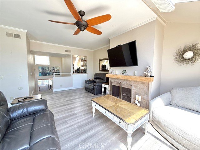 Detail Gallery Image 5 of 28 For 16065 Surprise Ln, Huntington Beach,  CA 92649 - 3 Beds | 3 Baths
