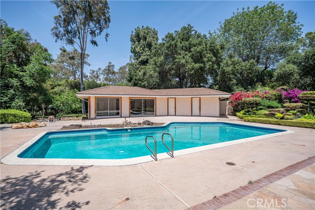 Detail Gallery Image 7 of 39 For 20827 E Mesarica Rd, Covina,  CA 91724 - 8 Beds | 6/1 Baths