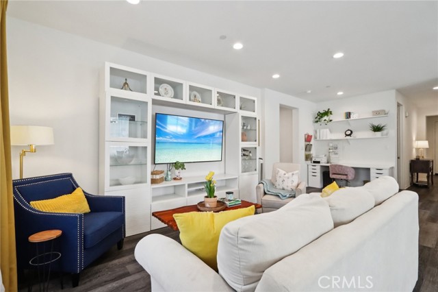 Detail Gallery Image 5 of 34 For 4700 E Washington Ave, Orange,  CA 92869 - 3 Beds | 2 Baths