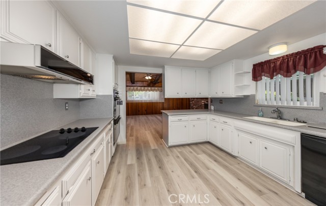 Detail Gallery Image 12 of 41 For 23187 Glendora Dr, Grand Terrace,  CA 92313 - 4 Beds | 2/1 Baths
