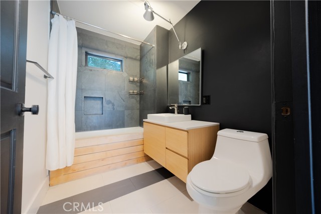 Detail Gallery Image 26 of 30 For 11049 Blix St, Toluca Lake,  CA 91602 - 3 Beds | 2 Baths