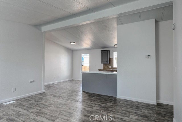 Detail Gallery Image 5 of 33 For 80 E Dawes St #202,  Perris,  CA 92571 - 3 Beds | 2 Baths